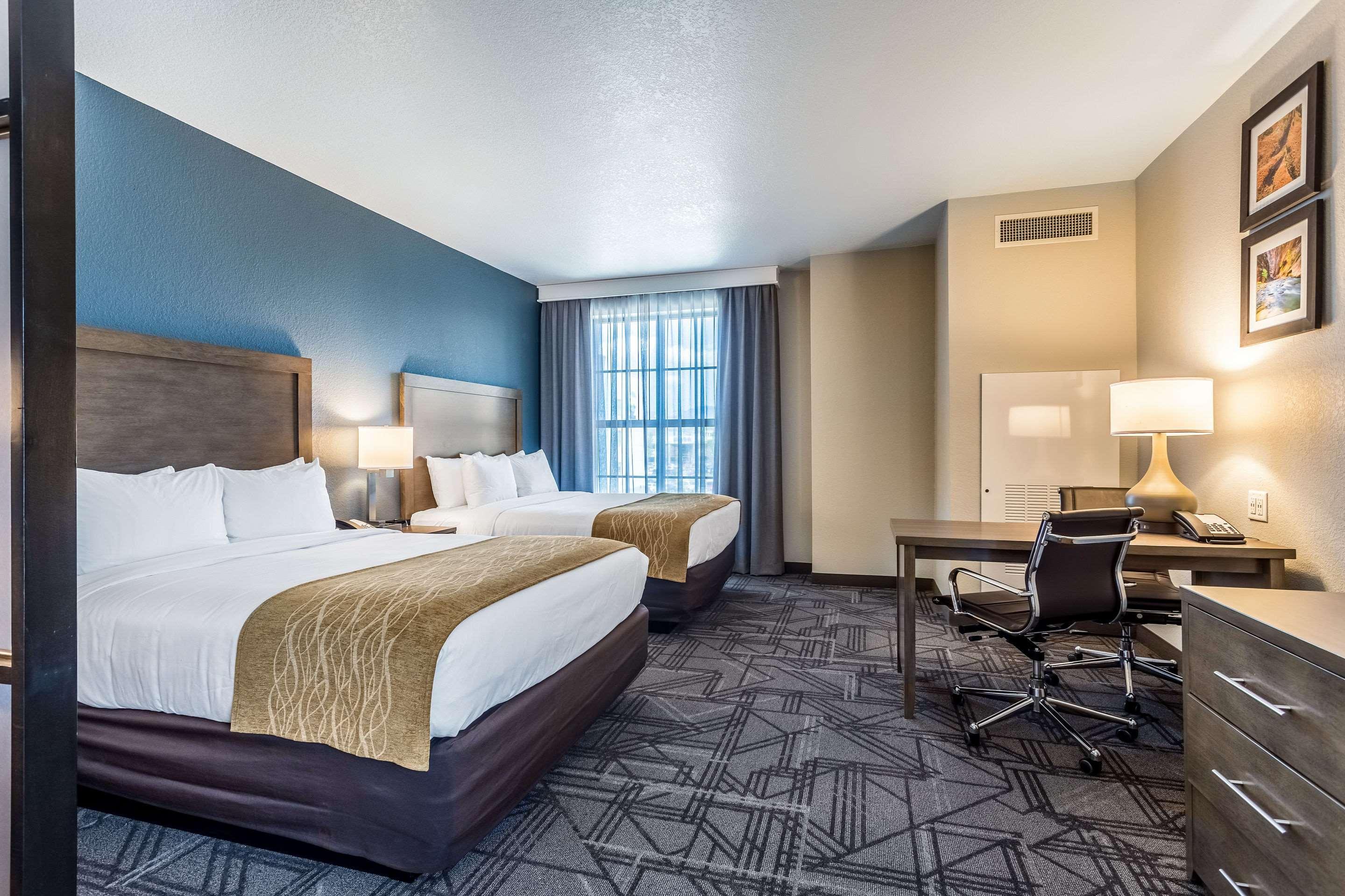 Comfort Inn & Suites Salt Lake City Airport Exterior photo