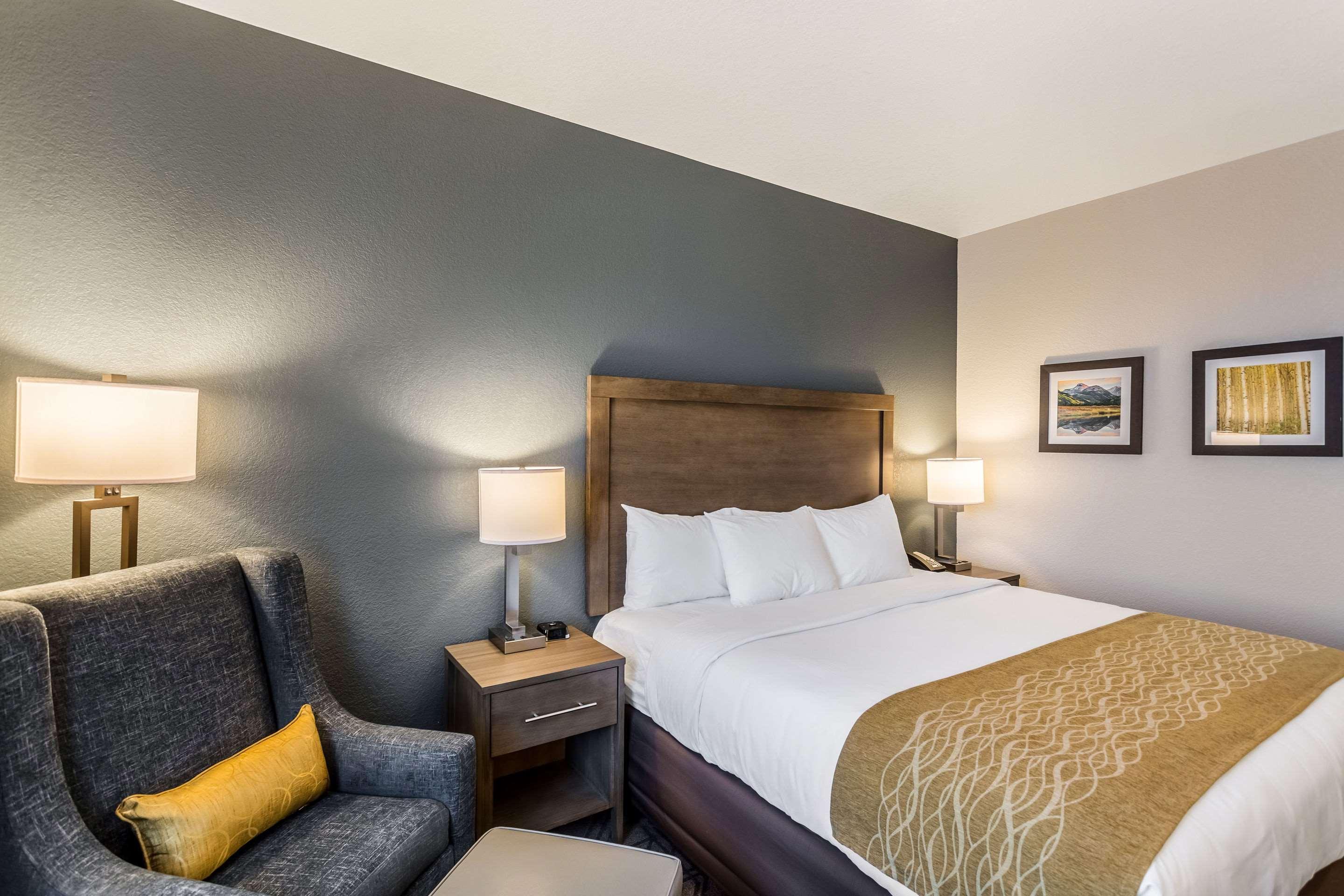 Comfort Inn & Suites Salt Lake City Airport Exterior photo