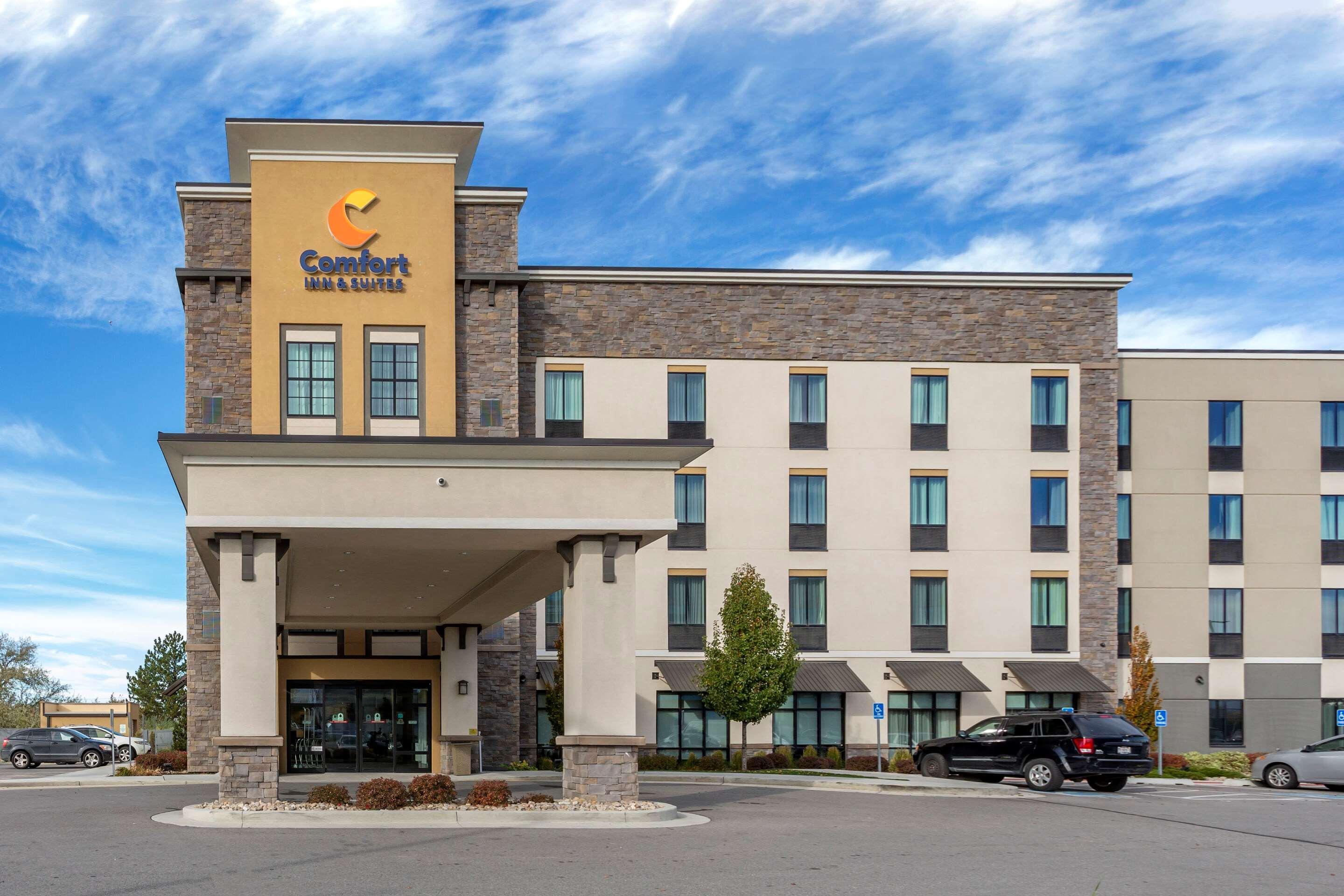 Comfort Inn & Suites Salt Lake City Airport Exterior photo